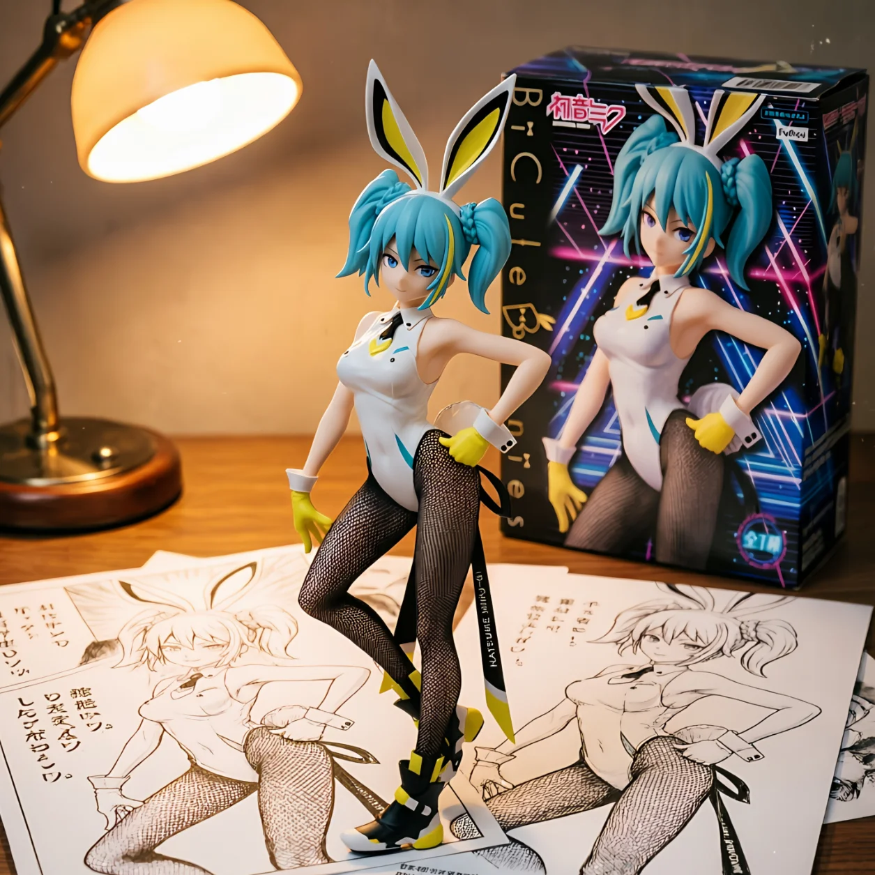 初音未来 FURYU 兔女郎 白衣-30CM